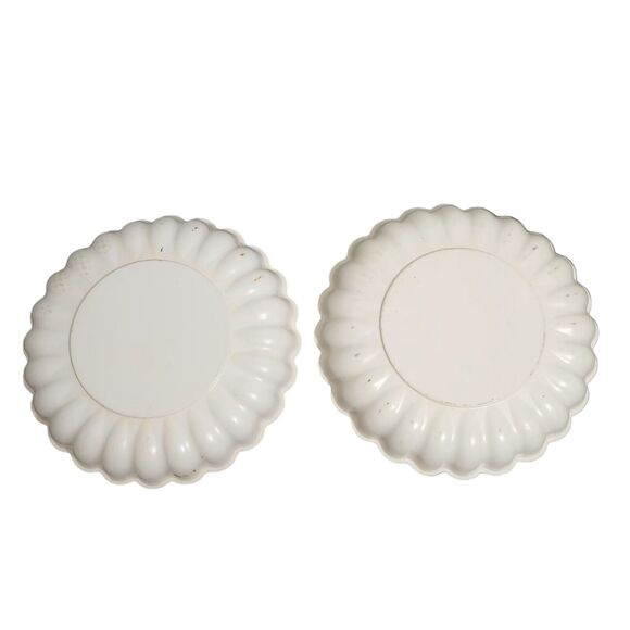 2 VINTAGE CHRISTMAS PLASTIC CHRISTMAS PLATES SANTA CLAUS COOKIE TRAY KITSCH - Picture 4 of 5